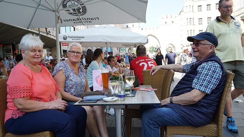Man kann auch einfach mal die Seele baumeln lassen und sich ein kühles Glas Wein gönnen.