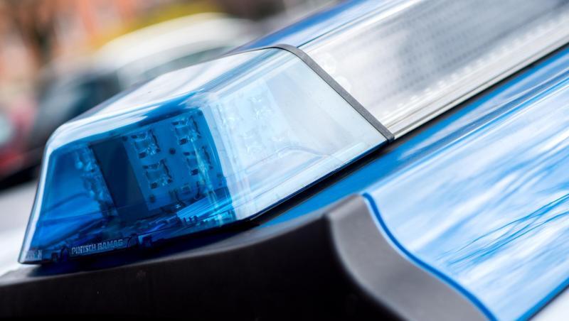 Das Blaulicht an einem Einsatzwagen der Polizei. Foto: Hauke-Christian Dittrich/dpa/Symbolbild Das Blaulicht an einem Einsatzwagen der Polizei. Foto: Hauke-Christian Dittrich/dpa/Symbolbild
