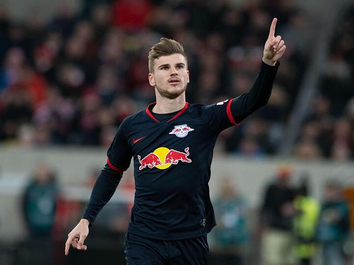 Timo Werner von Leipzig jubelt über seinen Treffer zum 2:0.