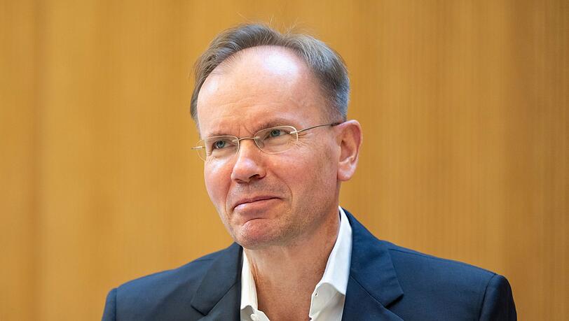 Ex-Vorstandschef Braun steht im Zentrum des Prozesses.