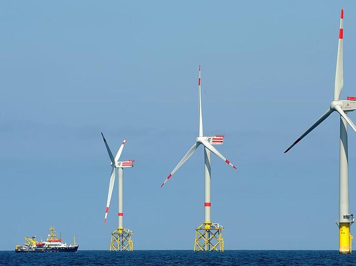 Ein Offshore-Windpark in der Nordsee (hier vor Borkum) &ndash; bald wird Nordsee-Strom der Stadtwerke nach München fließen