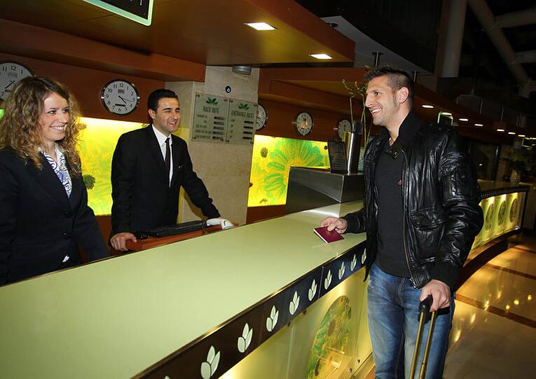Vallori ist da! Der Probespieler trainiert bei den Löwen bis Donnerstag in Belek mit.