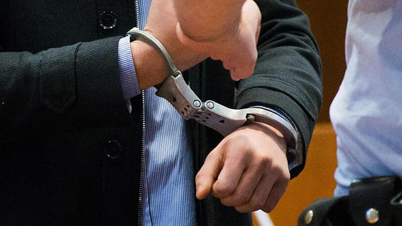 Dem mutmaßlichen Haupttäter wirft die Anklage eine Körperverletzung mit Todesfolge vor.