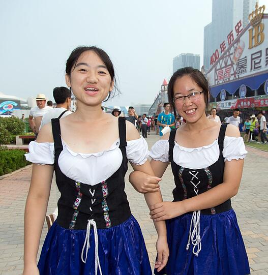 So sieht es aus, wenn China Oktoberfest feiert. Bilder von der Wiesn-Kopie in Qingdao.
