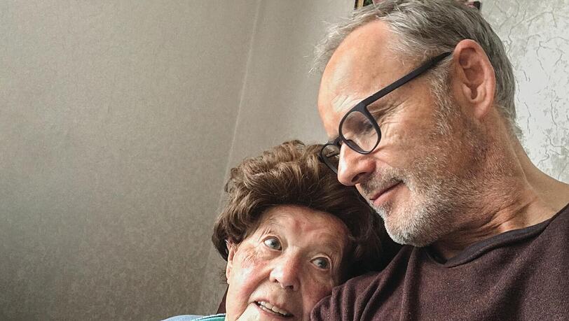 Reinholds Beckmanns Mutter Aenne starb 2019 im hohen Alter und hinterließ ihrem Sohn nicht nur die vielen Briefe ihrer Brüder, sondern auch Erinnerungen, die sie mit ihm in langen Gesprächen teilte.