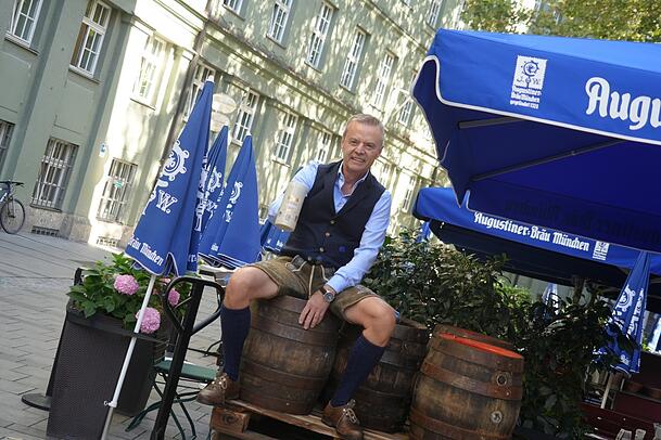 Gregor Lemke, Sprecher der M&uuml;nchner Innenstadtwirte verweist auf die steigenden Belastungen f&uuml;r Gastronomen. Es gehe nun darum, die Preise auf den Speisekarten zu halten.