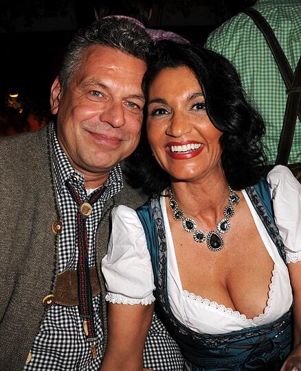 Der ehemalige Zehnkämpfer Jürgen Hingsen sich mit seiner Freundin Francesca Elstermeier 2012 auf der Wiesn. Er beobachtete in Ratingen die deutschen Zehnkämpfer und sieht goldene Zeiten kommen.