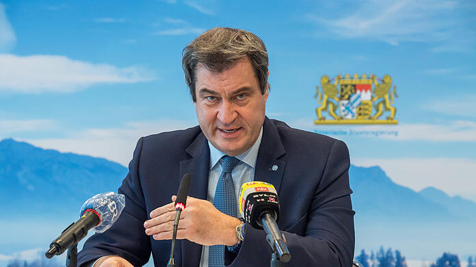 Für Markus Söder sind die vereinbarten Lockerungsmöglichkeiten für den Lockdown "keine Einbahnstraße". (Archivbild)