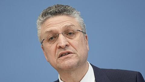 Lothar H. Wieler, Präsident des Robert-Koch-Institut, während der Pressekonferenz zur aktuellen Corona-Lage.