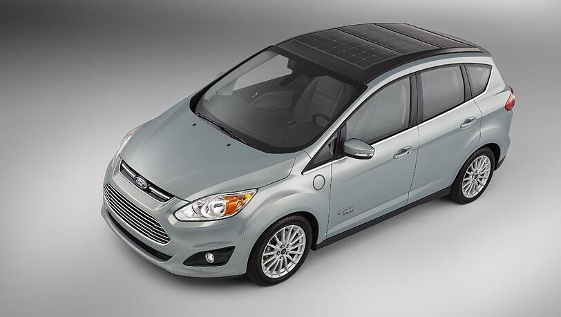 Solarzellen auf dem Dach liefern Strom für den Hybrid-Antrieb des Ford C-Max Solar Energi Concept. Solarzellen auf dem Dach liefern Strom für den Hybrid-Antrieb des Ford C-Max Solar Energi Concept.