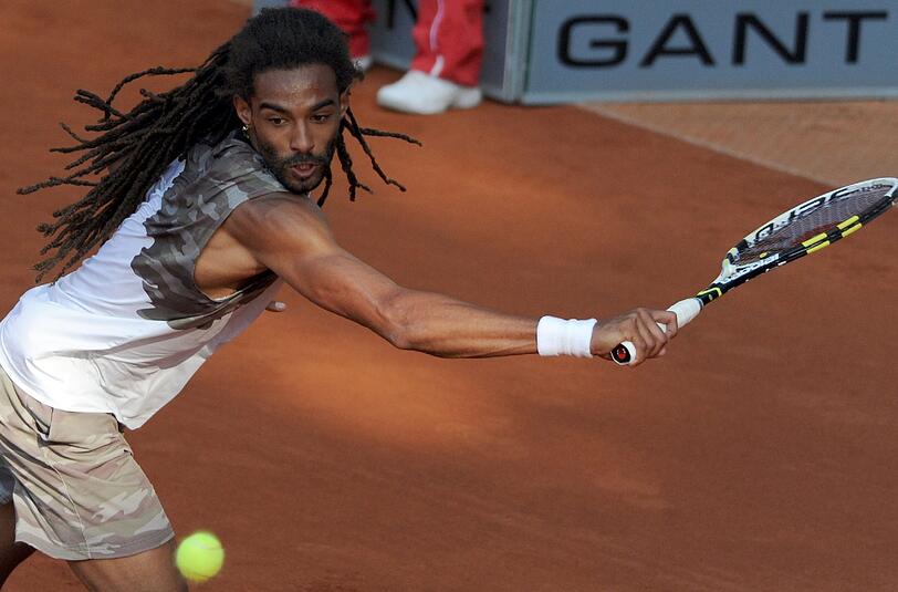 Der deutsche Spieler Dustin Brown setzte sich gegen Lu in einem spektakulären Match durch und steht nun im Achtelfinale von Düsseldorf.