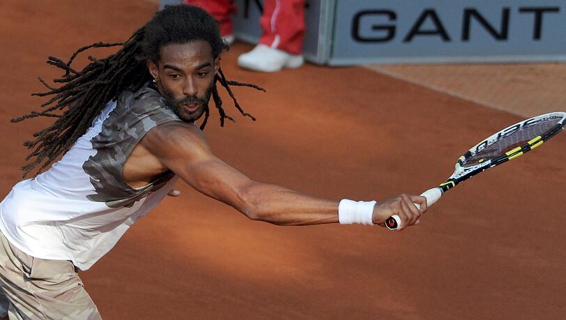 Der deutsche Spieler Dustin Brown setzte sich gegen Lu in einem spektakulären Match durch und steht nun im Achtelfinale von Düsseldorf. Der deutsche Spieler Dustin Brown setzte sich gegen Lu in einem spektakulären Match durch und steht nun im Achtelfinale von Düsseldorf.