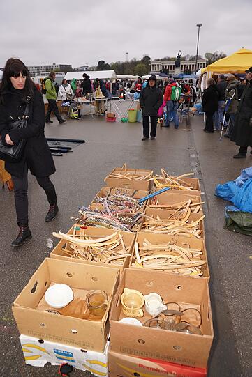 Die Bilder vom BRK Flohmarkt auf der Theresienwiese.