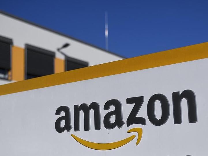 2018 gelang es Amazon als zweite Aktiengesellschaft nach Apple, zeitweise die magische Marke von einer Billion Dollar beim Börsenwert zu knacken.