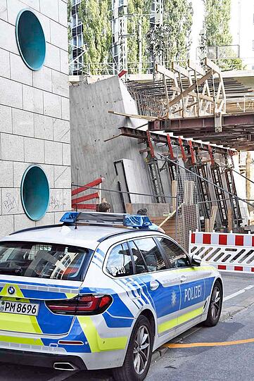 Teile der Brückenschalung waren akut einsturzgefährdet.