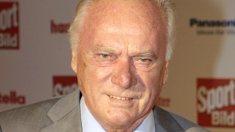 "Als Trainer in dem Alter weiterzumachen? Tut mir leid, das ist eine Nummer zu groß." Trainer-Legende Udo Lattek rät Bayern-Coach Heynckes zum Karriere-Ende.