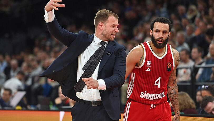 Bayerns Trainer Anton Gavel gibt an der Seitenlinie energische Anweisungen – in Istanbul wartet auf ihn und sein Team mit Anadolu Efes und Erfolgscoach Pablo Laso eine Schlüsselwoche in Euroleague und Pokal. Bayerns Trainer Anton Gavel gibt an der Seitenlinie energische Anweisungen – in Istanbul wartet auf ihn und sein Team mit Anadolu Efes und Erfolgscoach Pablo Laso eine Schlüsselwoche in Euroleague und Pokal.