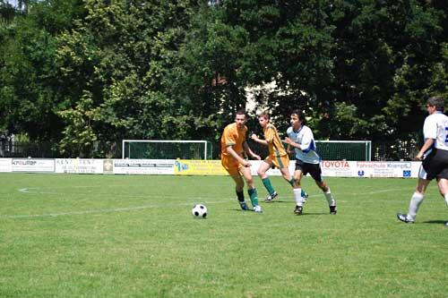 Eine Szene aus dem Spiel zwischen dem FC Radi und Veuve Tricot