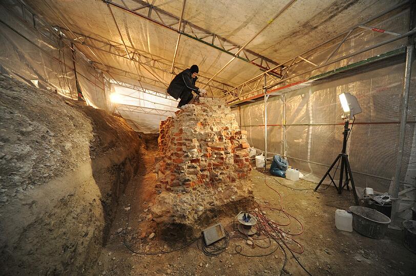 2 Meter hoch und 2 Meter breit - das ist der Rest der ehemaligen Stadtmauer. Klicken Sie sich durch die Bilderstrecke!