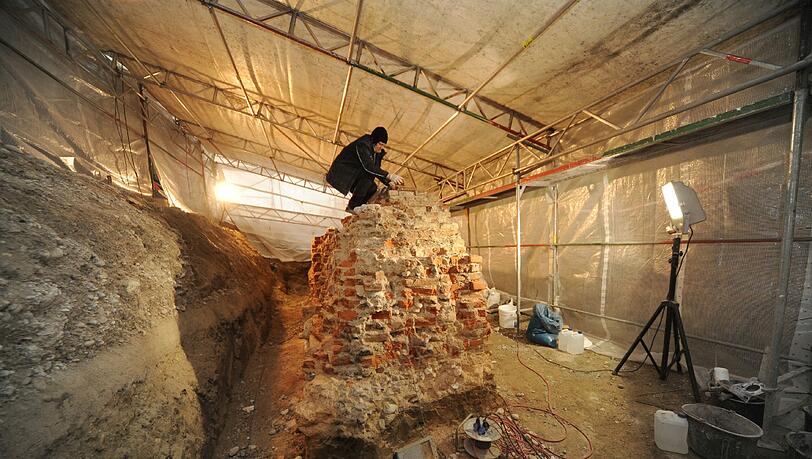 2 Meter hoch und 2 Meter breit - das ist der Rest der ehemaligen Stadtmauer. Klicken Sie sich durch die Bilderstrecke!