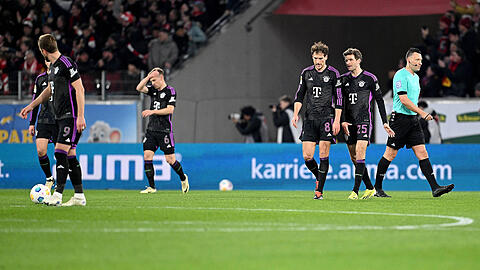Beim 2:2 in Freiburg setzte es für den FC Bayern den nächsten Nackenschlag.