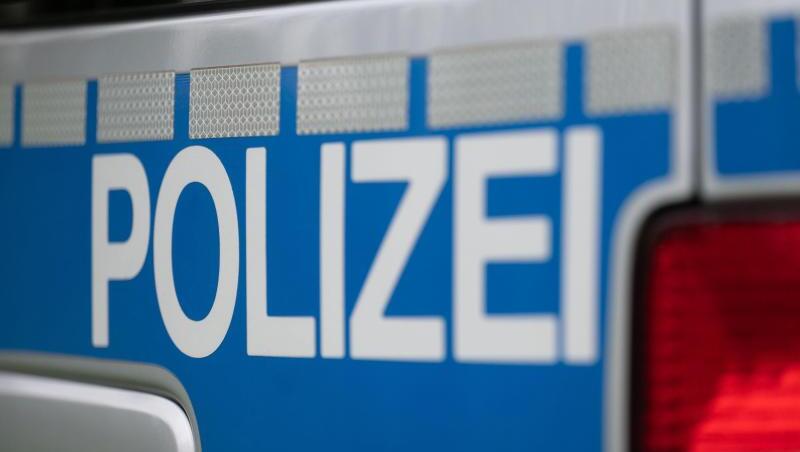 Die Polizei ist auf der Suche nach den bislang unbekannte Tätern. (Symbolbild)