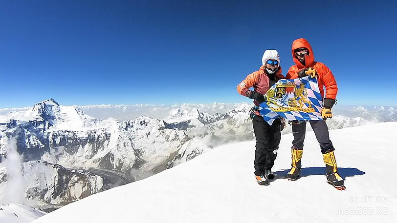 Laura Dahlmeier und ihr Bruder Pirmin auf ihrer Expedition ins Pamir-Gebirge vor knapp zwei Jahren. Laura Dahlmeier und ihr Bruder Pirmin auf ihrer Expedition ins Pamir-Gebirge vor knapp zwei Jahren.