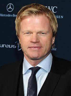 Oliver Kahn (Ehemaliger Bayern-Kapitän): &bdquo;Er ist ein sehr 
variabler Spieler, der mir bislang aber nicht groß aufgefallen ist. 
Ich habe das Gefühl, dass Bayern sich besonders unter Druck gesetzt 
fühlt, groß anzugreifen, um die Jahre der zweiten Plätze vergessen 
zu machen.&ldquo;