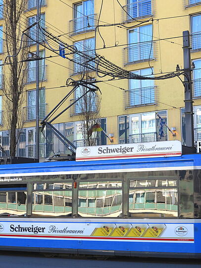 Straßenbahn-"Kabelsalat" vor dem Hotel Le Meridien in der Bayerstraße
