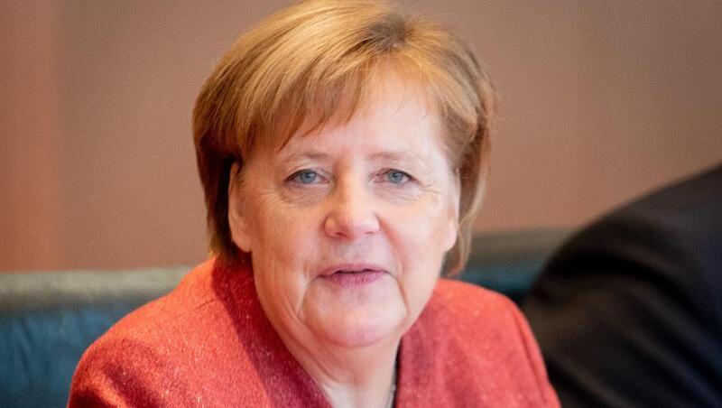 Bundeskanzlerin Angela Merkel (CDU) nimmt an der Sitzung des Bundeskabinetts im Bundeskanzleramt teil. Foto: Kay Nietfeld/Archiv Bundeskanzlerin Angela Merkel (CDU) nimmt an der Sitzung des Bundeskabinetts im Bundeskanzleramt teil. Foto: Kay Nietfeld/Archiv