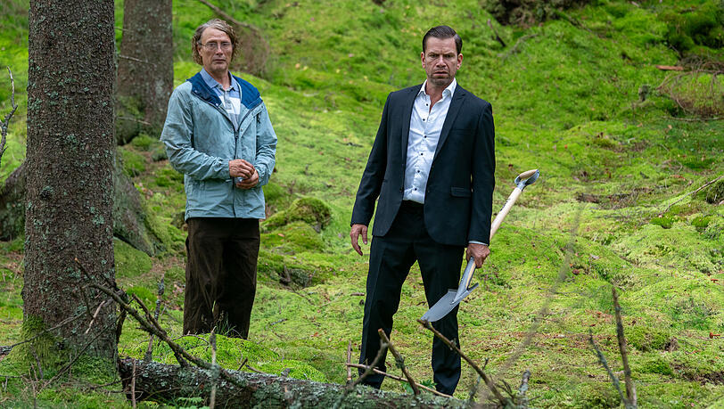 Mads Mikkelsen und Nikolaj Lie Kaas auf der Suche nach der vergrabenen Beute,