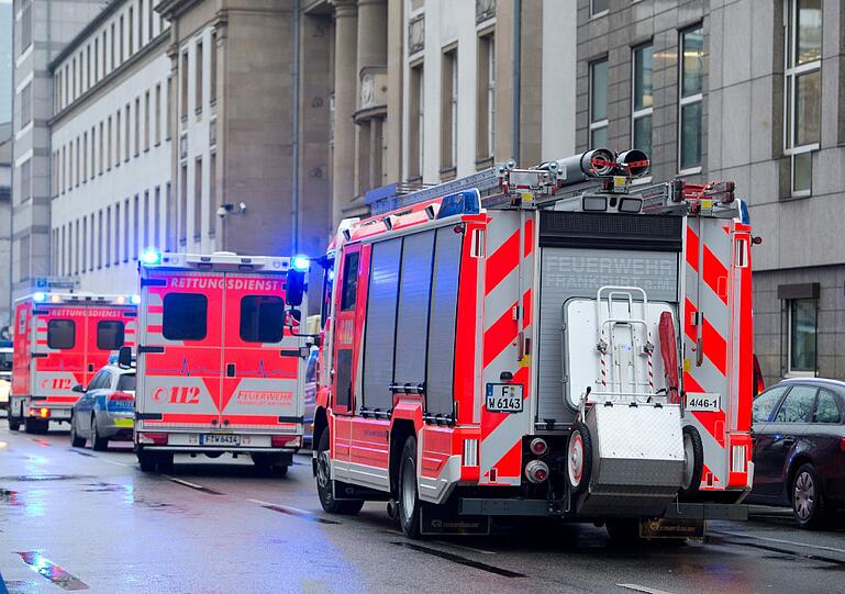 Schüsse in Frankfurt: Bei einem Gerichtstermin ist ein Mann getötet worden. Die Bilder...