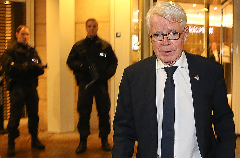 Schwierige Zeiten auch für den DFB-Interims-Präsidenten Reinhard Rauball.