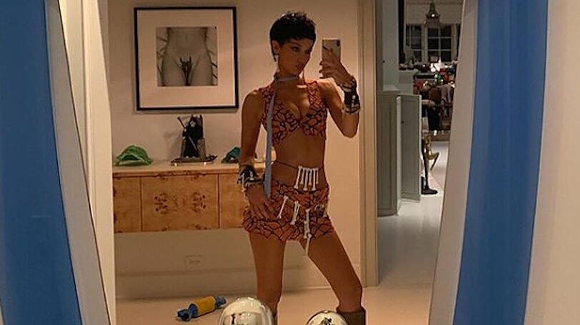So sexy feierte Bella Hadid Halloween