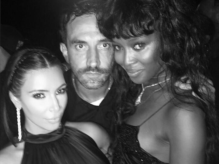 Kim Kardashian feiert in Ibiza mit Kate Moss und Designer Riccardo Tisci