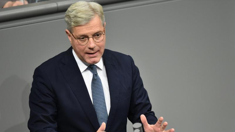 Norbert Röttgen hat sich skeptisch zu weiteren Einschränkungen für die Aufklärungsarbeit des Bundesnachrichtendienstes geäußert. Norbert Röttgen hat sich skeptisch zu weiteren Einschränkungen für die Aufklärungsarbeit des Bundesnachrichtendienstes geäußert.