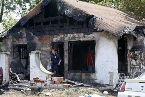 In diesem Haus sind sechs Menschen ums Leben gekommen. Ein 8-Jähriger überlebte das Feuer.