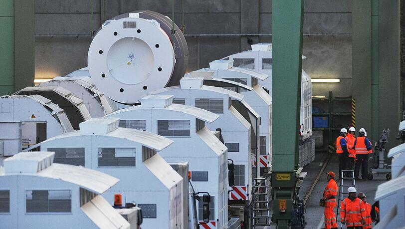 Castor-Behälter werden in Dannenberg verladen. Ähnliche Behältnisse mit radioaktivem Material sind in Mexiko gestohlen worden. (Archivbild) Castor-Behälter werden in Dannenberg verladen. Ähnliche Behältnisse mit radioaktivem Material sind in Mexiko gestohlen worden. (Archivbild)