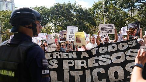 Angeh&ouml;rige und Menschenrechtsaktivisten haben die Freilassung aller politischen Gefangenen gefordert. (Archivbild)