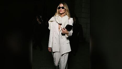 Rosie Huntington-Whiteley hat den "Quiet Luxury"-Style verstanden.