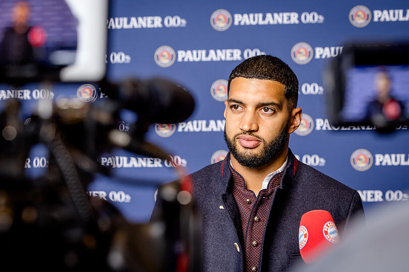 Die Stars des FC Bayern beim alljährlichen Lederhosen-Shooting von Paulaner. Die Stars des FC Bayern beim alljährlichen Lederhosen-Shooting von Paulaner.