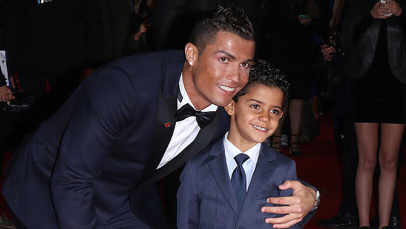 Cristiano Ronaldo und Sohn Cristiano Jr. (Archivbild)