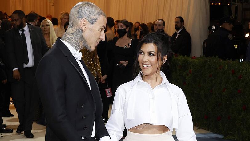 Kourtney Kardashian und Travis Barker haben sich erneut das Jawort gegeben.