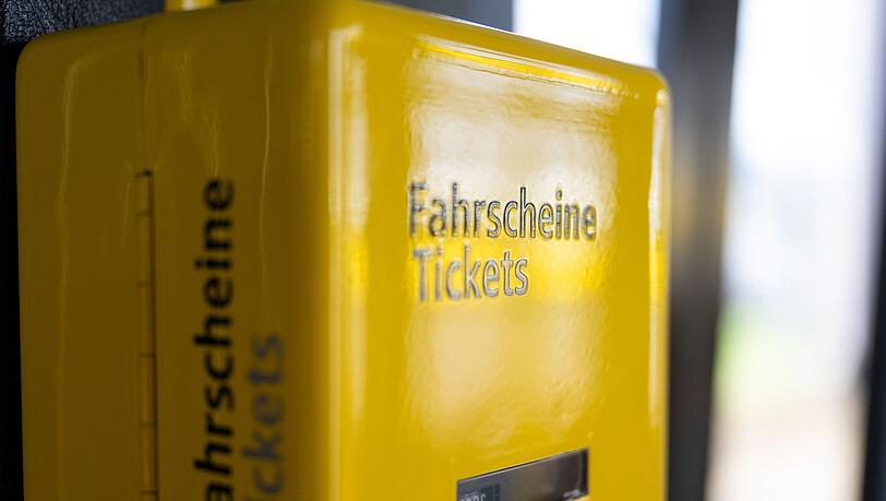 Die App "FreiFahren" warnt vor Kontrollen im Berliner Nahverkehr. (Symbolbild) Die App "FreiFahren" warnt vor Kontrollen im Berliner Nahverkehr. (Symbolbild)