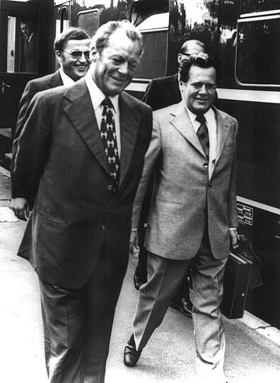 Seine schweren Depressionen hielt Kanzler Willy Brandt geheim. Offiziell hatte er dann eine "fiebrige Erkältung". "In Wirklichkeit war ich kaputt", schrieb er nach seinem Rücktritt 1974