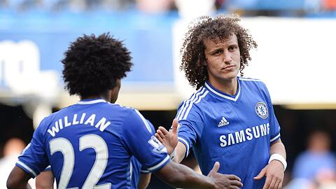Chelseas brasilianischer Innenverteidiger David Luiz (r.).