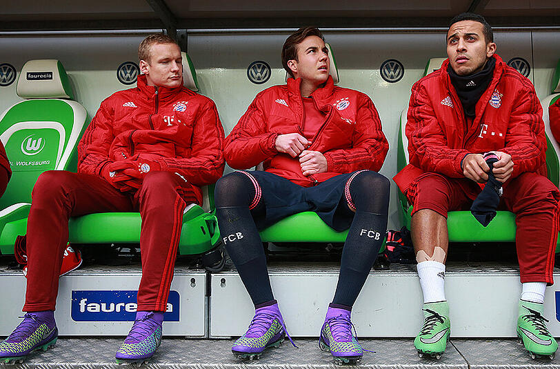 Prominente Bankdrücker: Sebastian Rode, Mario Götze und Thiago.