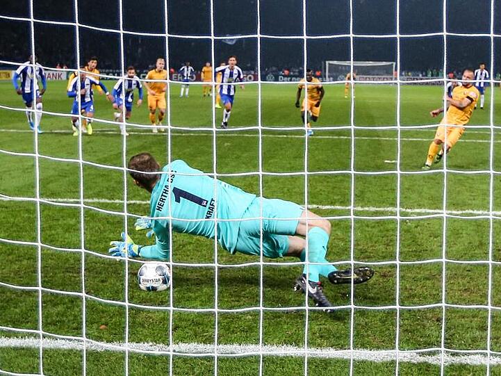 Hertha-Keeper Thomas Kraft war beim Sieg der Berliner gegen Dynamo Dresden der Matchwinner.
