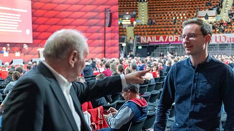 Zoff auf der JHV: Uli Hoeneß (l.) und Michael Ott.