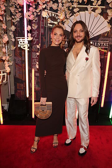 Moderatorin Viviane Geppert und Influencer Riccardo Simonetti posierten gemeinsam vor dem Dinner.